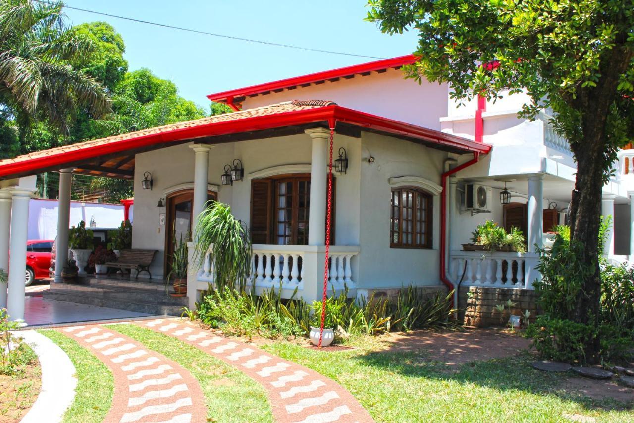 Ross Char Hotel Asuncion Bagian luar foto
