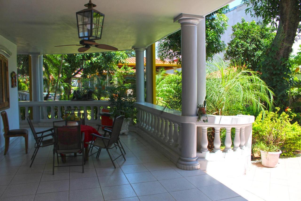 Ross Char Hotel Asuncion Bagian luar foto